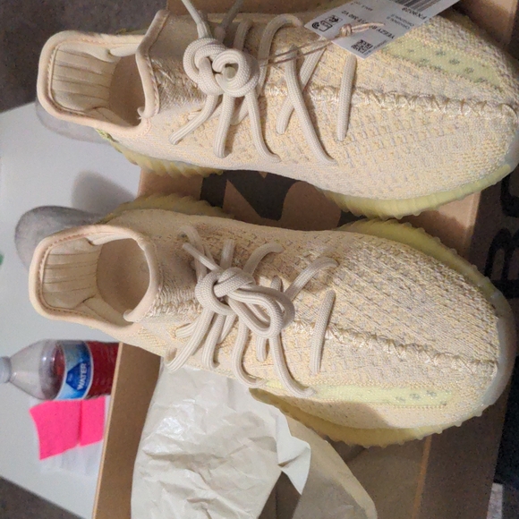Yeezy 350 V2 Flax - Picture 4 of 6